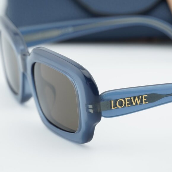 Loewe LW40158F 84E Rectangle Sunglasses – Blue\\Brown